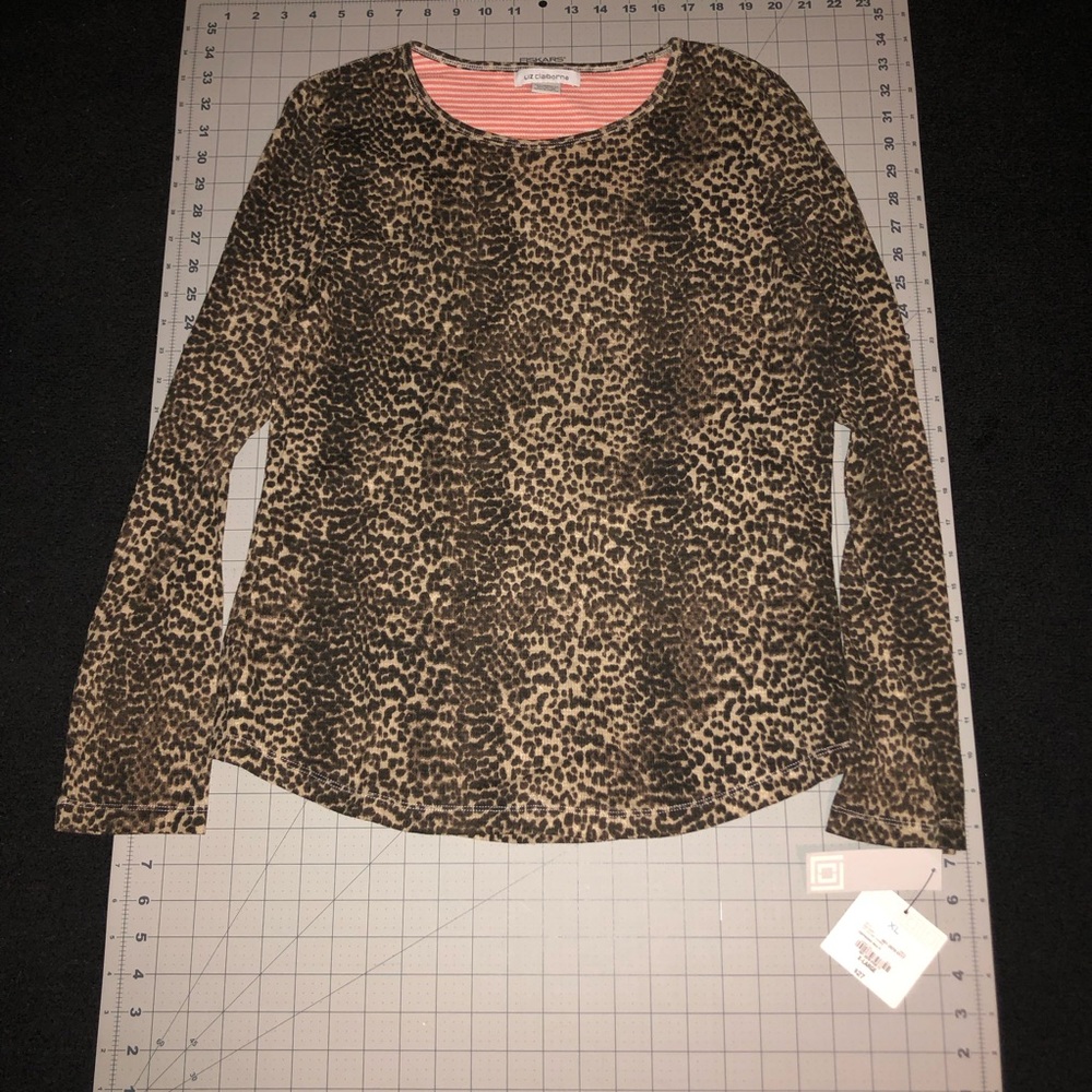Liz Claiborne. Long Sleeve Multi Color Shirt. Size XL. NWT.